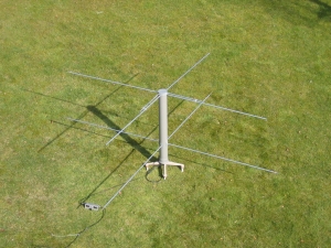 Antenna in the garden of Gaspard before installing in Zillebeke