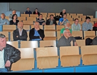 De zaal - foto 1 (niet vol, maar toch tevreden over de opkomst)
